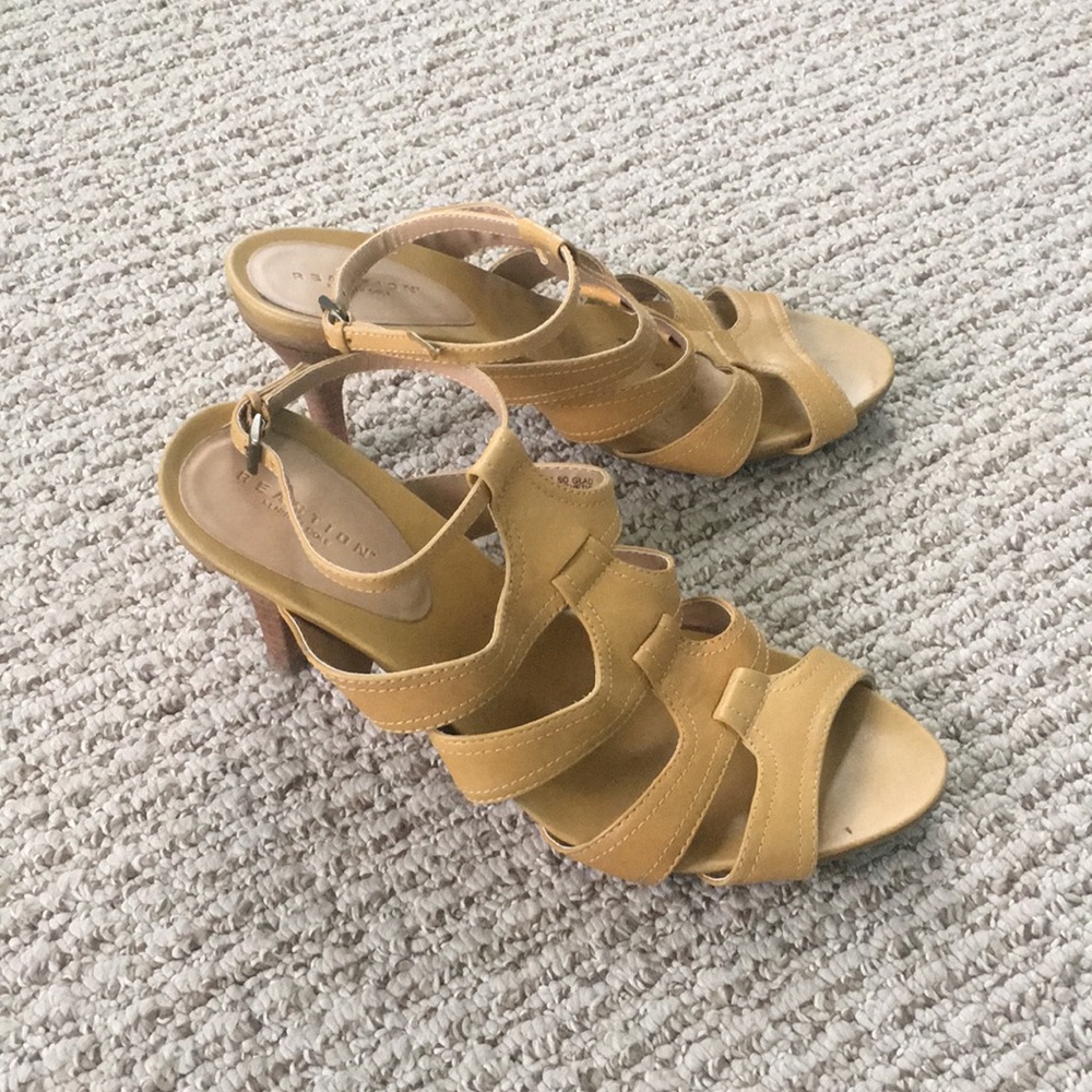 Kenneth Cole Reaction Yellow Heel/Sandals